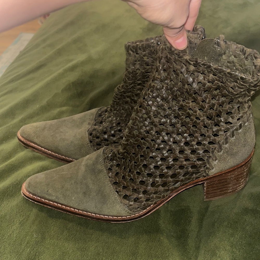 Free people ankle boots size 38/8